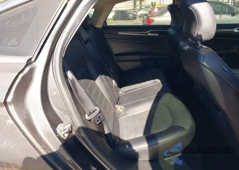 2018 Ford Fusion Energi Se Luxury z USA, uszkodzony, nr VIN 3FA6P0PU2JR204644